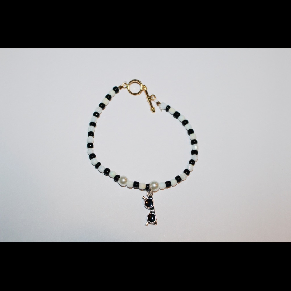 Sunglasses bracelet